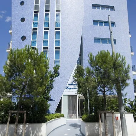 ميركيور لونغومار فندق 4*