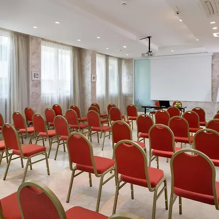 Mercure Lungomare 4* Rímini