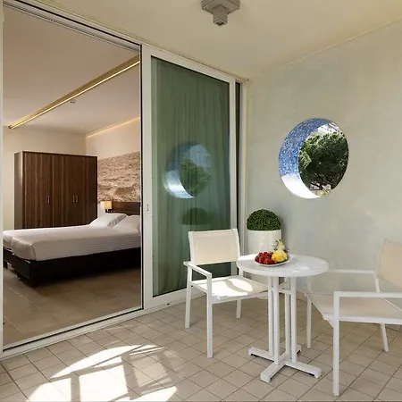 מלון Mercure Lungomare 4*