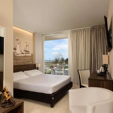 Mercure Lungomare 4*