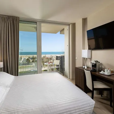 Hotel Mercure Lungomare 4*