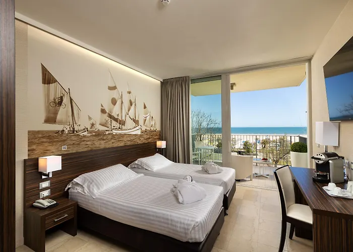 Hotel Mercure Lungomare 4*