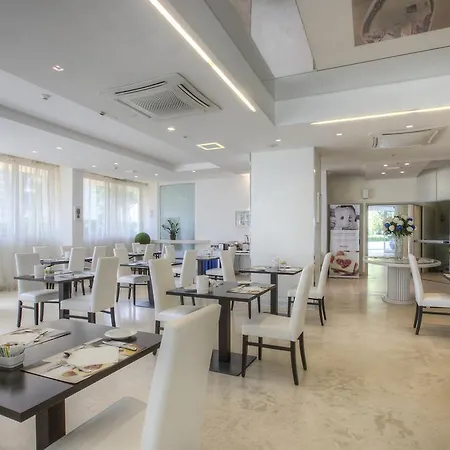 里米尼朗格马雷美居酒店 酒店 里米尼